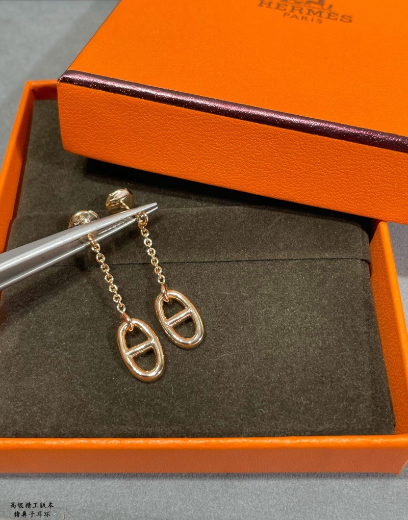 H**me5 earrings